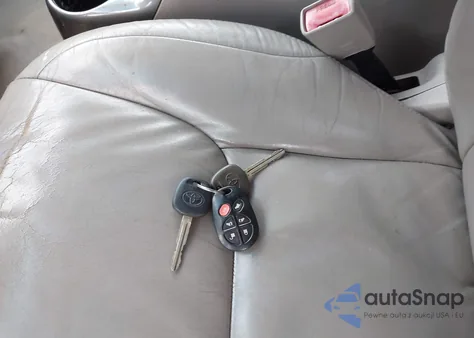 2004 Toyota Sienna Xle Limited z USA, uszkodzony, nr VIN 5TDZA22C34S209159